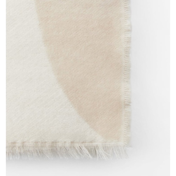 Zara WAVE PRINT SCARF - Picture 2 of 4